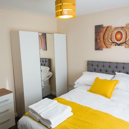 Salford Holiday Apartment Manchester Dış mekan fotoğraf