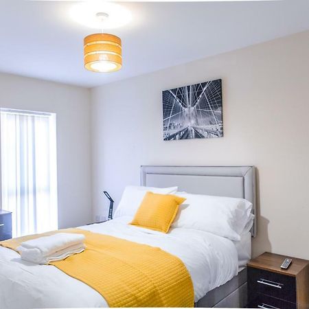 Salford Holiday Apartment Manchester Dış mekan fotoğraf