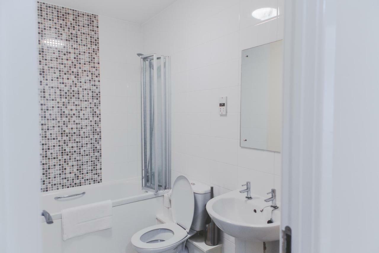 Salford Holiday Apartment Manchester Dış mekan fotoğraf