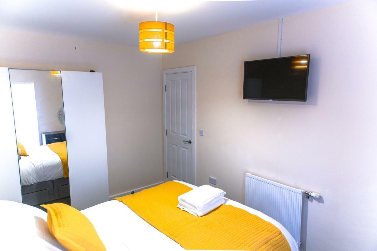 Salford Holiday Apartment Manchester Dış mekan fotoğraf