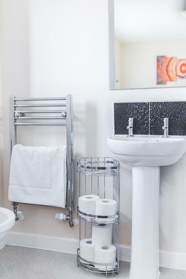 Salford Holiday Apartment Manchester Dış mekan fotoğraf