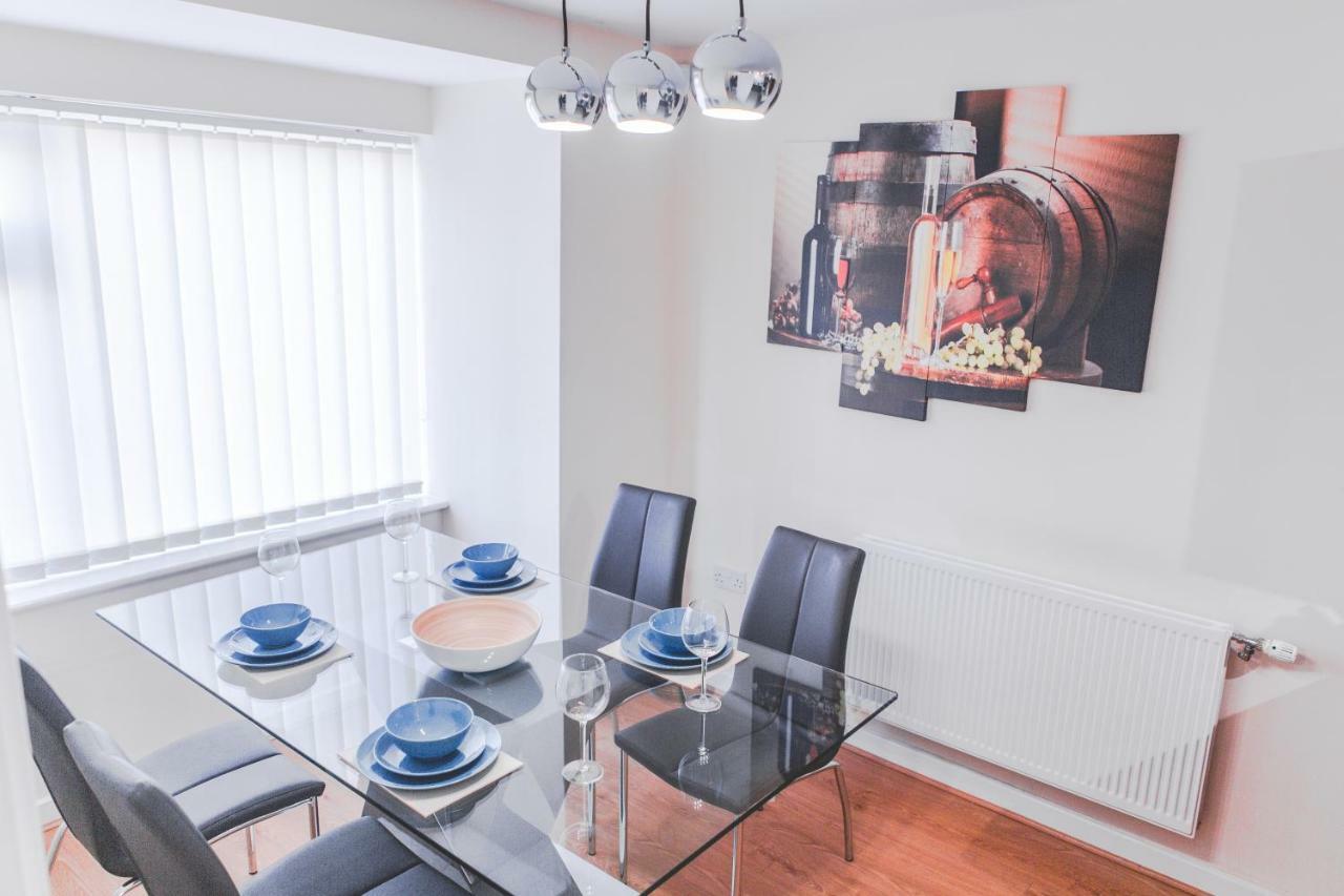 Salford Holiday Apartment Manchester Dış mekan fotoğraf