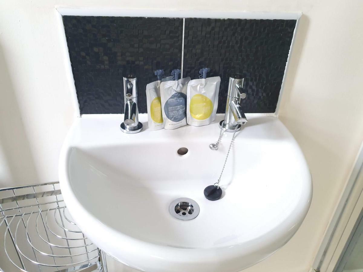 Salford Holiday Apartment Manchester Dış mekan fotoğraf